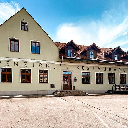 Penzion A Restaurace U Reky Ледеч-над-Сазавоу Экстерьер фото