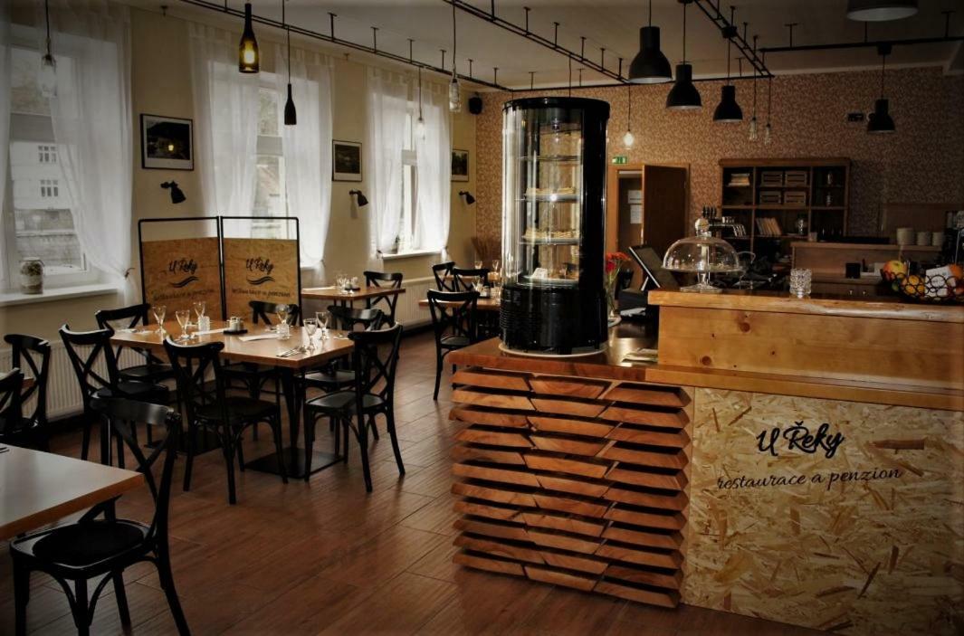 Penzion A Restaurace U Reky Ледеч-над-Сазавоу Экстерьер фото
